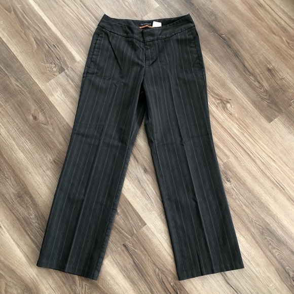 Dockers Women’s Stain Defender Gray with white orange Pin Stripe Slacks size 26p - Picture 1 of 7